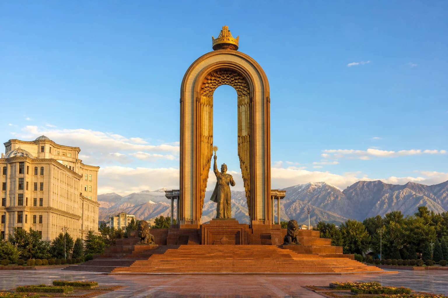 Достопримечательности Душанбе — от центральных площадей до горных ущелий