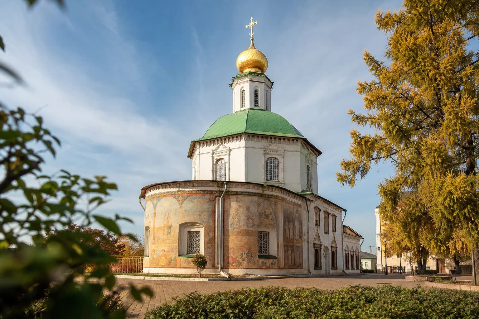 Спасская церковь — самый старый каменный храм города